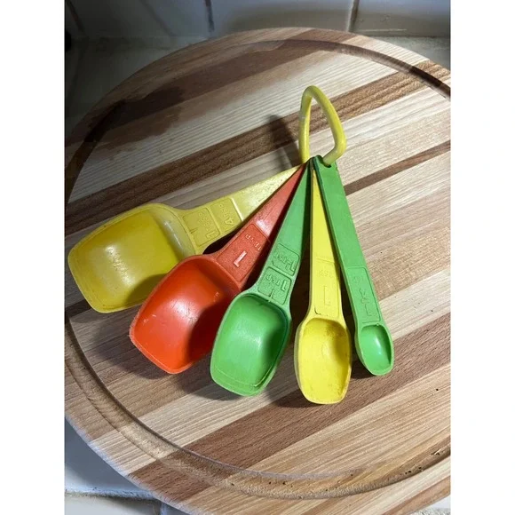 Tupperware Measuring Spoons Set 5 Vintage 1970s Plastic Yellow Green Orange - Picture 2 of 4